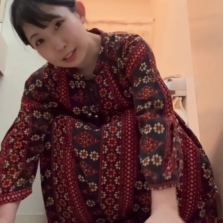 まこのおしっこ集です。お風呂場でおしっこも収録。
出るところが近くで見れるよー！