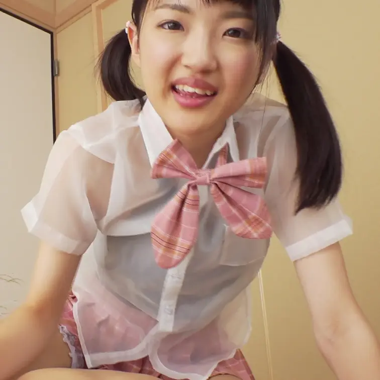 身長167cm、バスト巨乳、ヒップ小振り、顔◎。

出会い系アプリで知り合いました。
無口で緊張感漂う少女でした。