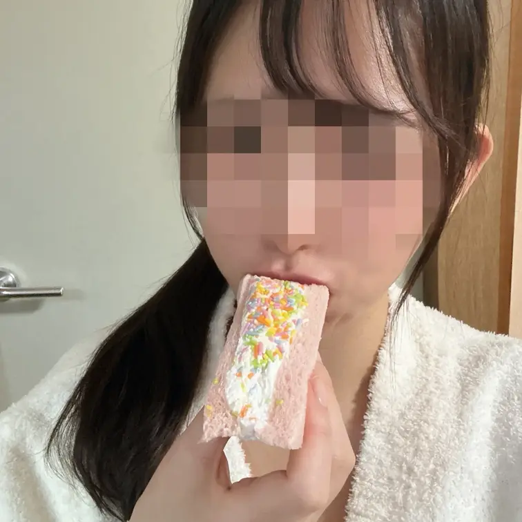 もぐもぐ😋おはようございます♡
今日もがんばってね☺️

これ最近ハマってるサンドイッチ
セブンイレブンに売って