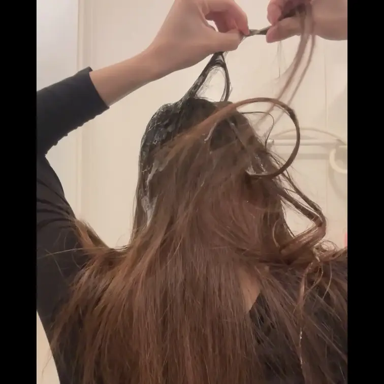 前回の続きです❣️
髪に染み込んでしまったスライムを頑張って取る動画です🥺
※スライムは絶対に髪につけないでください