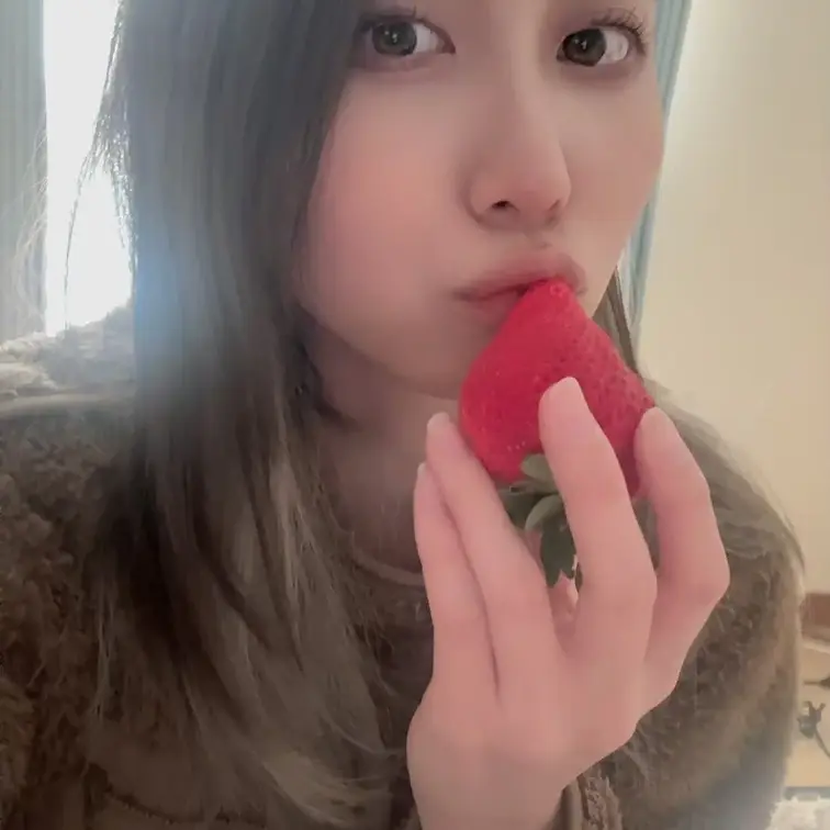 この苺いくらで買う⁇♡♡

