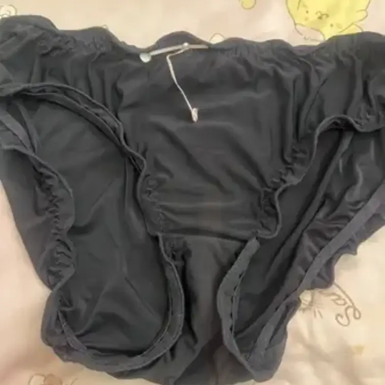 今日のルルの脱ぎたてパンツ🥰