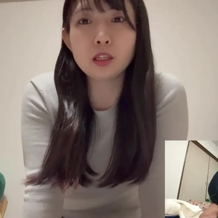 自分のおならついて話しながら、おならをします。
10分以上かけて何回も出しています。
日によって違うけど、気になった