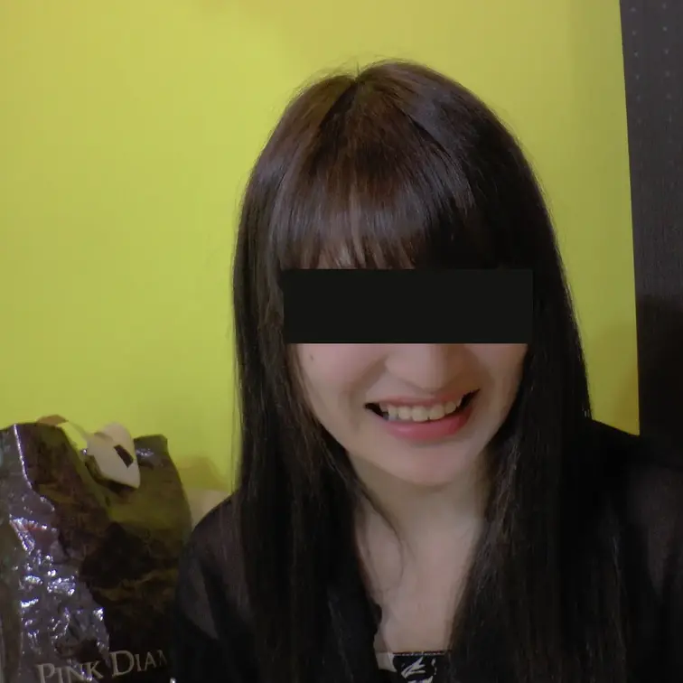 ただ今こちらの18歳合法L〇Kちゃんにフェラチオさせたり中出し決めちゃう猥褻動画を会員ページで配信中で～す