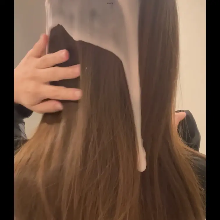 とろとろスライムをさらさら髪にべったりつける動画です❣️