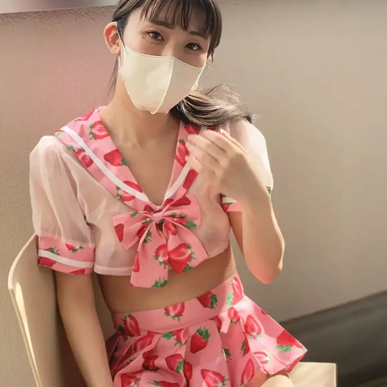 可愛いスケ感コスチュームで撮影してみました🍓
後ろから襲ってもいいですよ💗