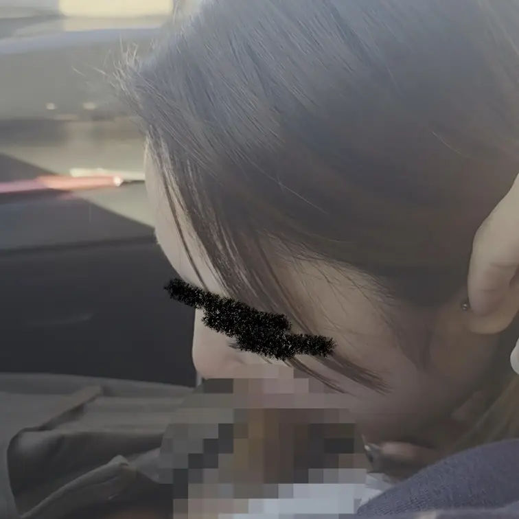 セフレと久々にドライブ。途中ムラムラしてきて、車を停めてフェラしてもらいました。
溜まっていたので、たくさん発射してし