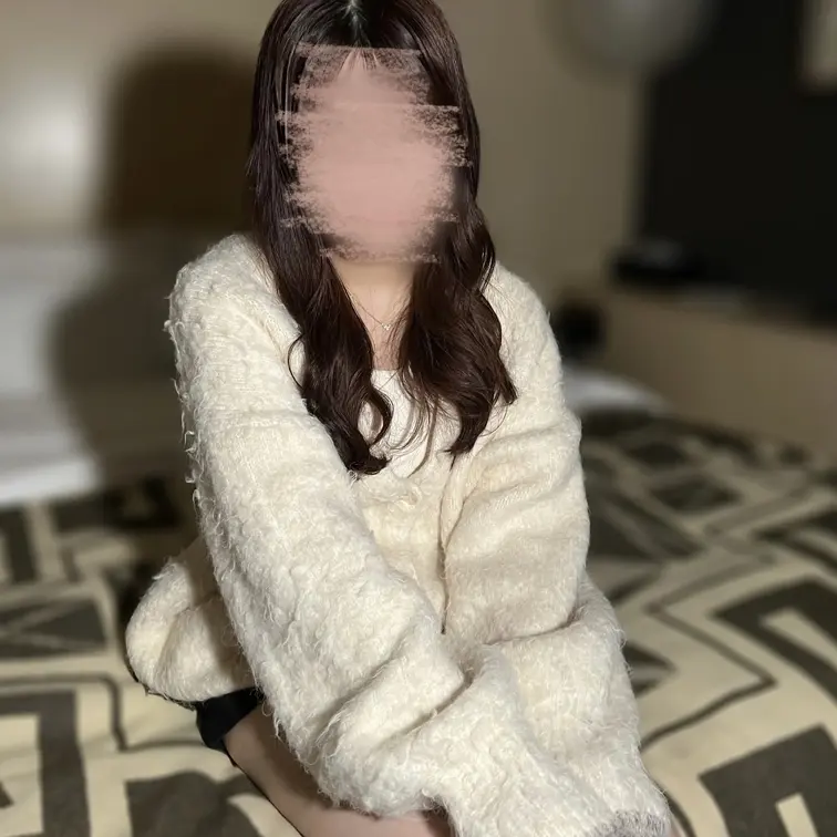 万垢TikT●kerちゃんが極秘密会で遊びにきてくれました♡

某オリジナルドラマや配信サイトで人気な美少女ちゃん。