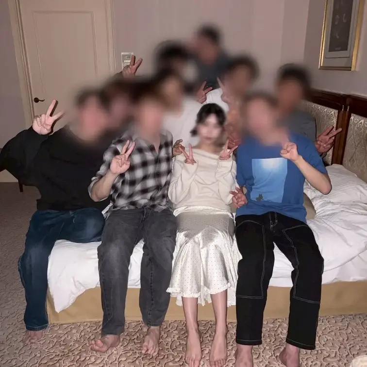 【Hカップの巨乳教師を男子大学生10人で犯してみたw】
