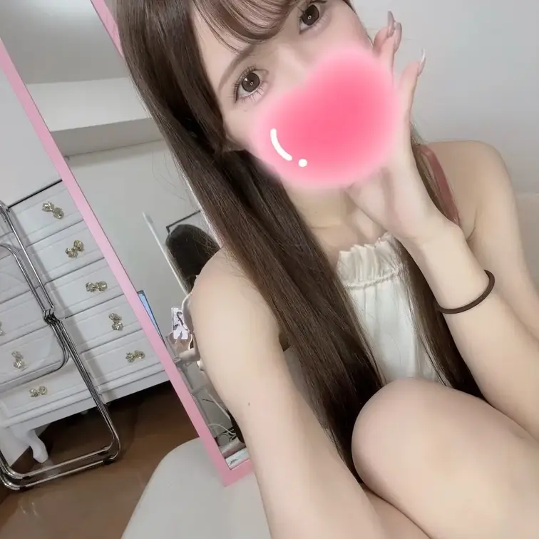 超絶美脚な裏垢女子の歯科衛生士さんのガーターベルト姿がめちゃエロい！