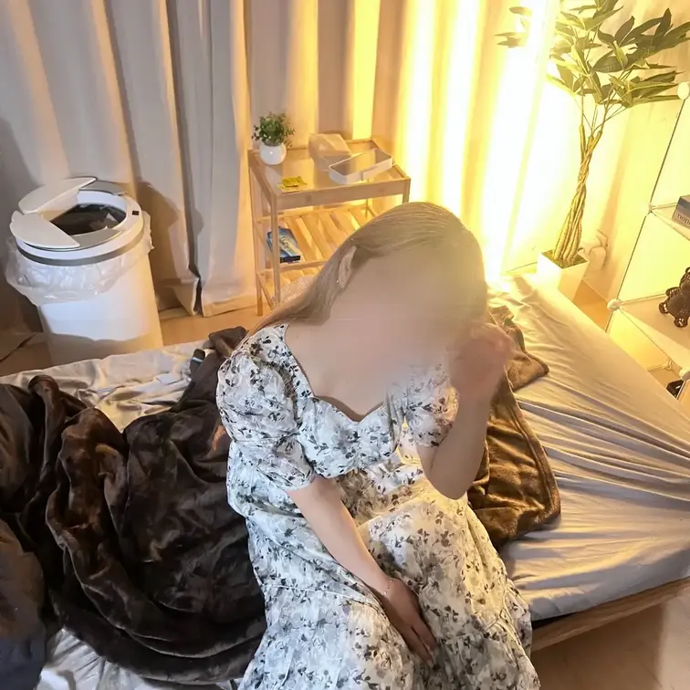 【本編完全顔出し】
 同じサークルの先輩と宅飲みエッチ
 
 ずっと前からエロいって思ってた先輩を宅飲みに誘ったら