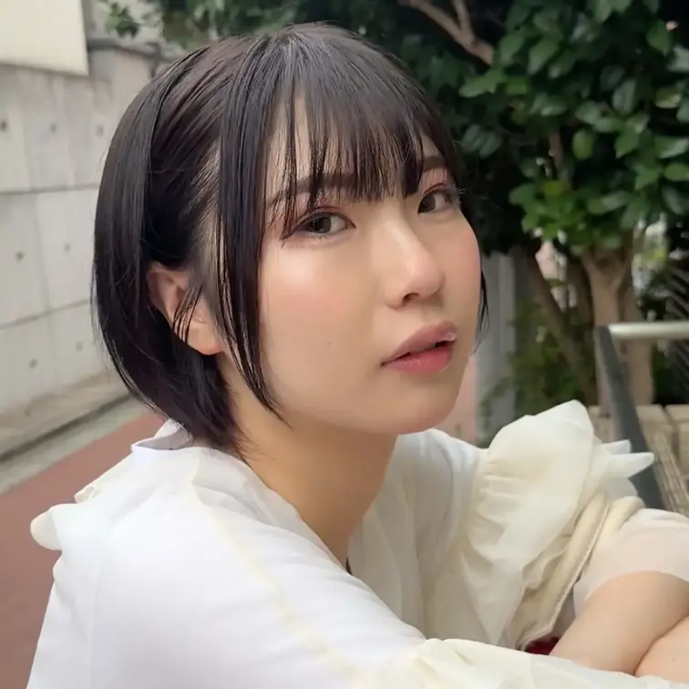 #297【KANA 24歳】
今回ストリートスナップに協力してくれたのは、個性的な色使いが目を引くちゃん😎

紺色