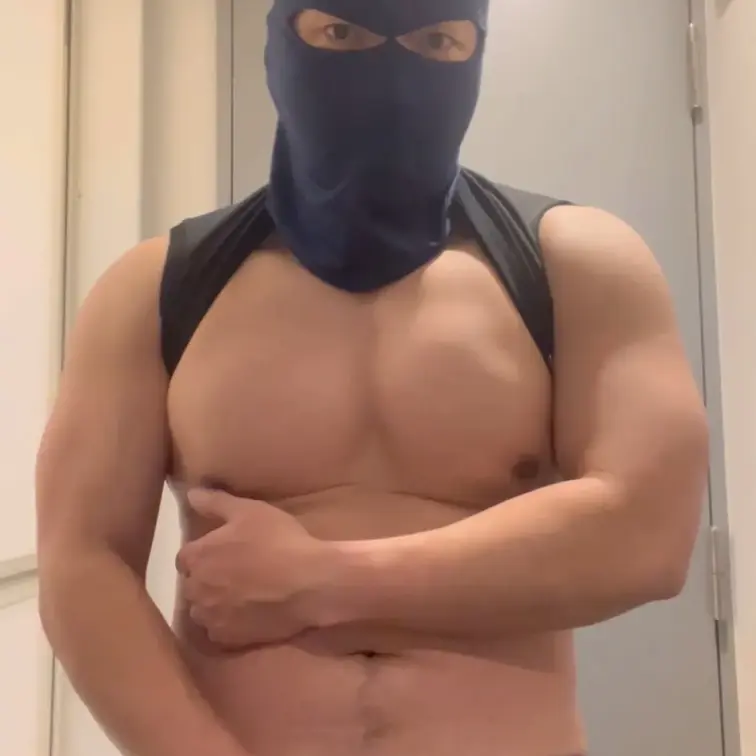 40代おじさん、ジム終わりに覆面被ってオナ！最後はドロっと発射します💦