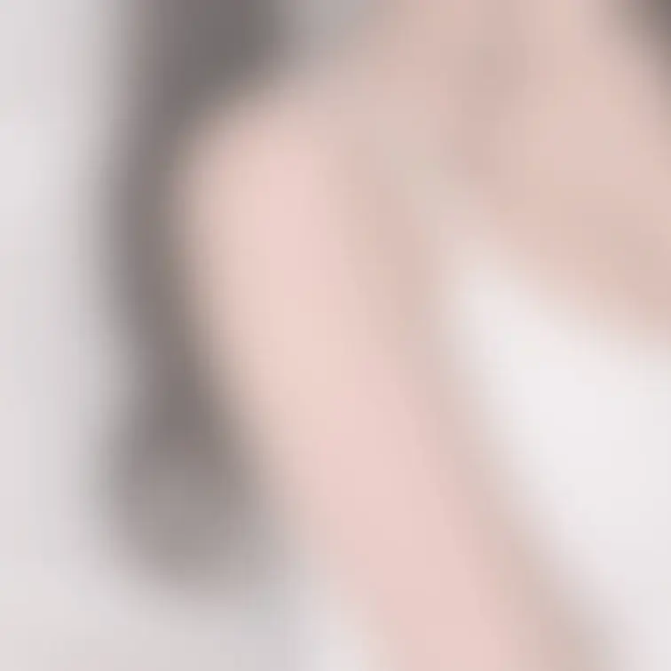 おはよう☁️🤍
今日は白っぽい雰囲気にしてみた…🫧
こういう感じ好き？🥺