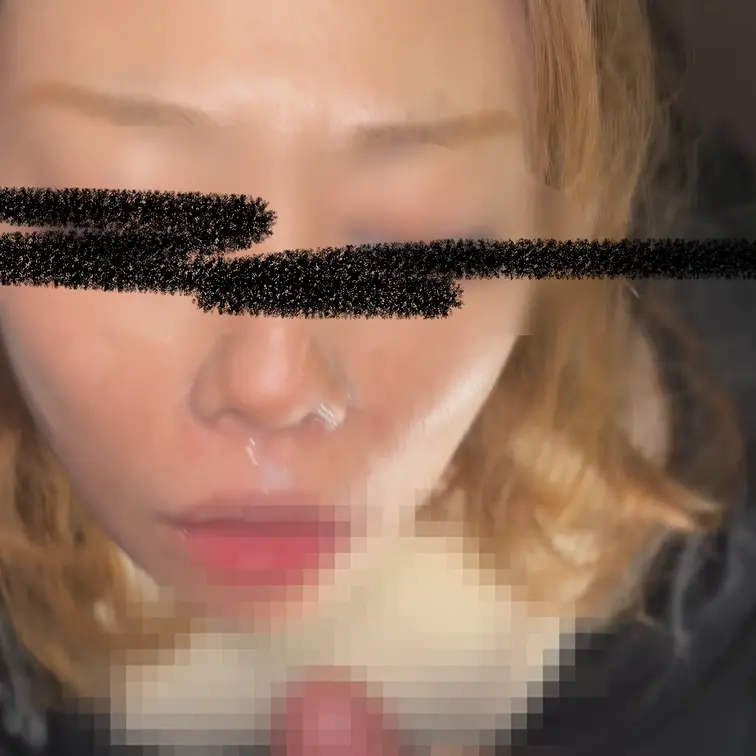 貪欲な主婦と3人で火遊びしてみました。
主婦に顔射。。。