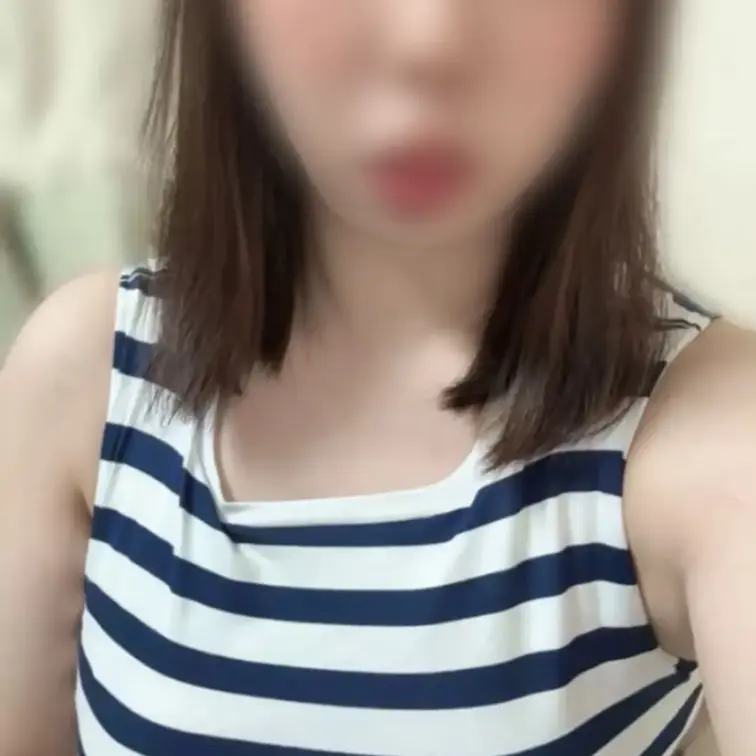 ねむねむモード😪
眠くなりながらとってます✌️