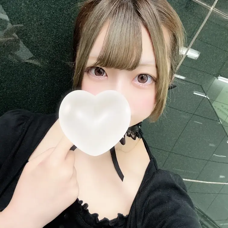 現役アイリスト裏垢女子！Ｆカップの爆乳&美乳で衝撃的な超絶敏感お◯んこの即効連続イキが堪らなくエロいです！