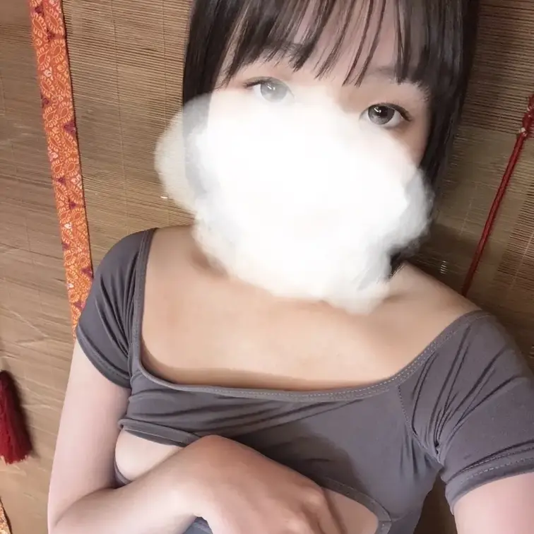 乳首出すのに抵抗なくなっちゃった😼
