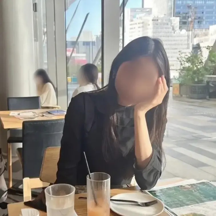 スレンダー美人な若妻さんのKちゃん（26歳）👩🏻

今回は美人なKちゃんの…キレイな ”肛門” にアナルプラグを突っ