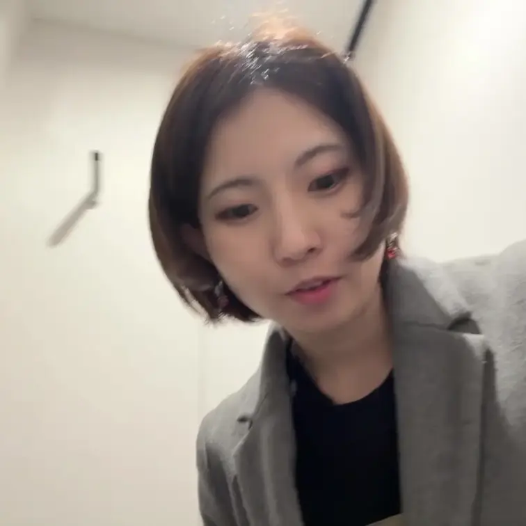 まこのおしっこ集です。
和式トイレに遭遇！