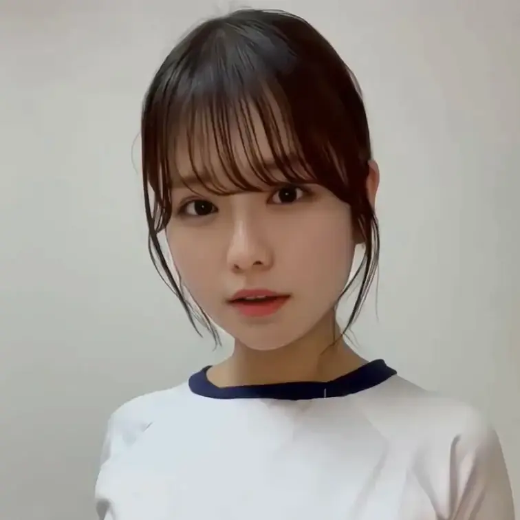 ほのか🍎の公開画像: 体操服着てみました🍎
