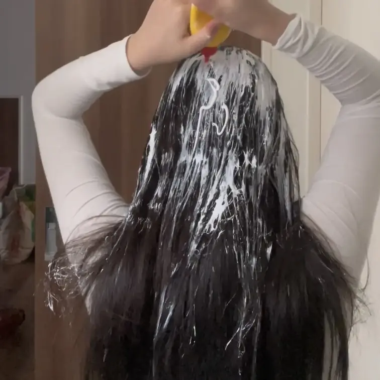 さらっさらの黒髪ロングにボンドを塗りたくって、ドライヤーで乾かす動画です🥺🥺🥺