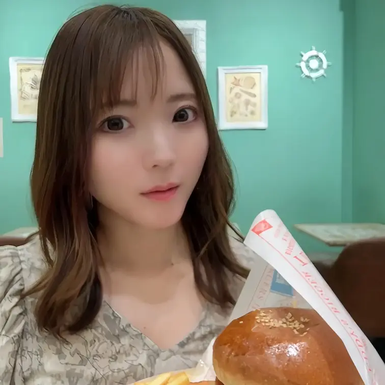 myfans – ハンバーガーは口が小さくて食べづらいからそんな好きじゃない… – 本多希