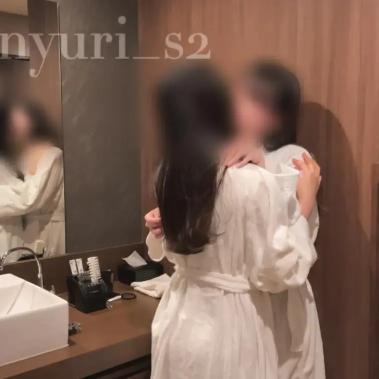 彼女と洗面所で・・・♡In the bathroom with my girlfriend...♡