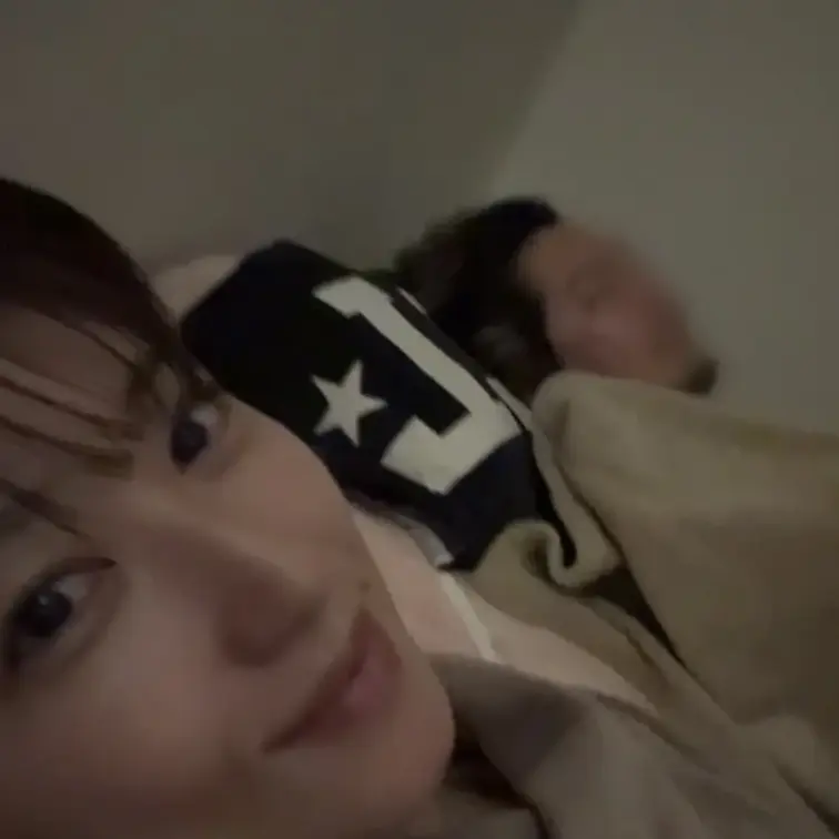 【にと子の日記】
昨晩。仕事が無駄に忙しい一日を終えた奉行は疲れ果て、疲労から来るらしい勃起を収めてから寝ようとしてる
