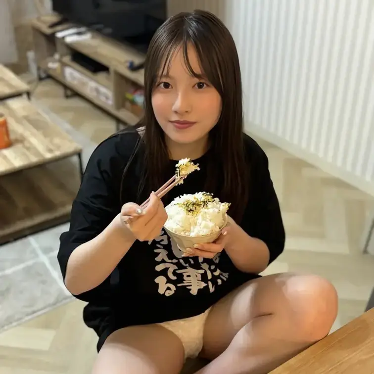 パンチラ してる美少女