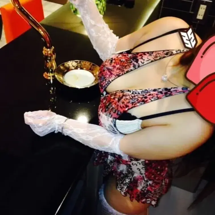 ❤️自らケツを持ち上げて四つん這いバックで感じちゃいます❤️