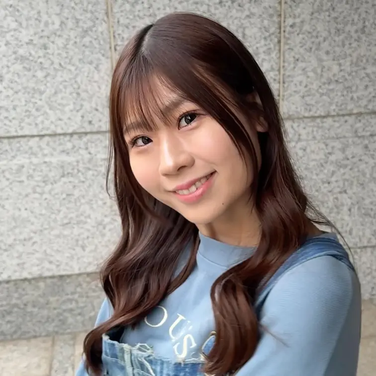 #321【NATSUMI 25歳】
今回ストリートスナップに協力してくれたのは、オーバーオールを使ったコーデが可愛いN