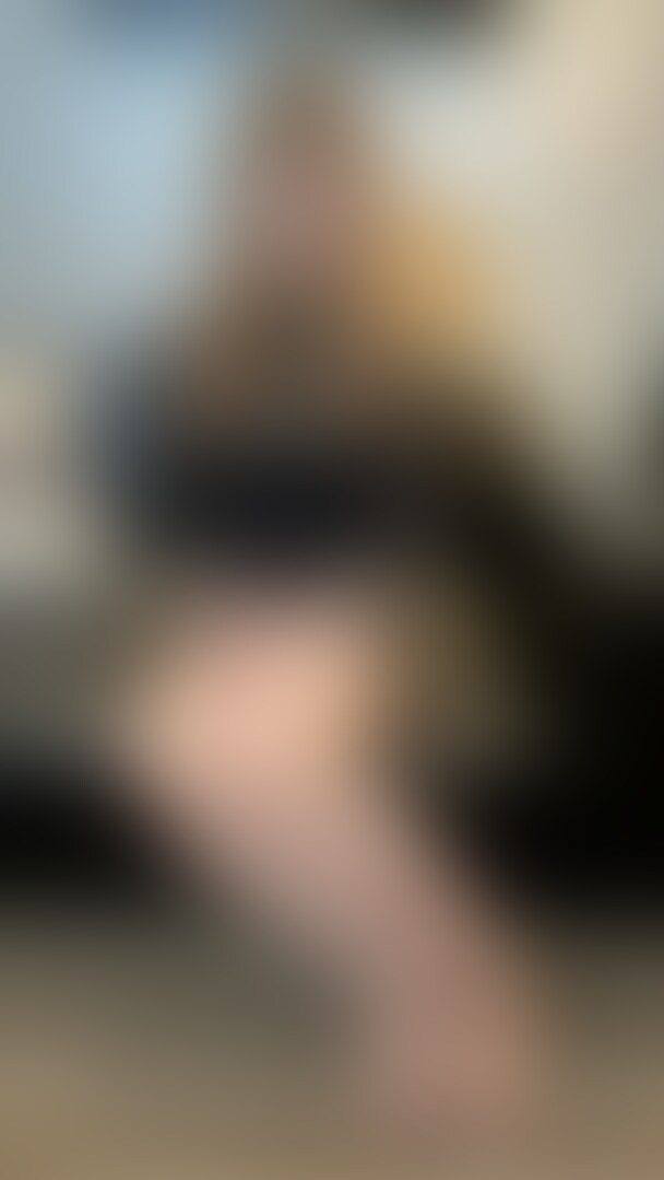 【顔出し】20歳ふわふわドM美女なぎちゃん。屈託のない笑顔で今日も楽しくおち〇ぽ舐めます♡
==============
すばらしい舐め活女子がいるとのことで紹介されました。
男性に身体をジロジロ見られるのが好きな、ふわふわドM美女なぎちゃんです。
いずれ、ガンガンいじめようと思います。
めちゃくちゃエロい身体してます。超美脚、超美肌です。
顔もなんかエロいです(笑)
最初から顔出しでぶっ飛ばしてくれてます。
↓は、「撮影、よろしくお願いいたします。」と丁寧に言わせてる図です。
しゃべり方も、ふわふわしてていじめたくなるドM体質です。
ハードなのも好きらしいので、これから攻めていきたいと思います。
この子も人気なら、ハメてきたいと思います。
「いいね」をたくさんもらえると投稿頻度を増やす励みになります。頑張ります。
=============== (2/2)