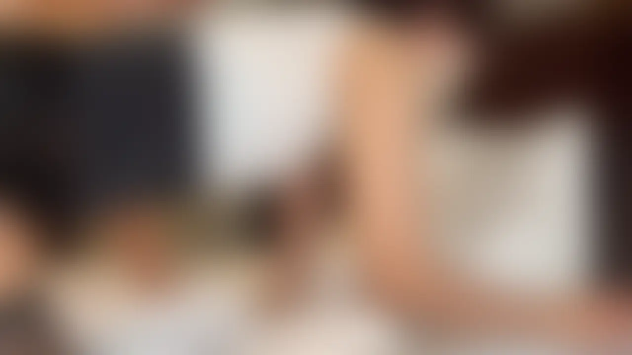 いいケツした人妻にエロいカッコさせてオナニー撮ってたのですが、見てたらムラムラしてきたので後ろからハメました。 (2/2)