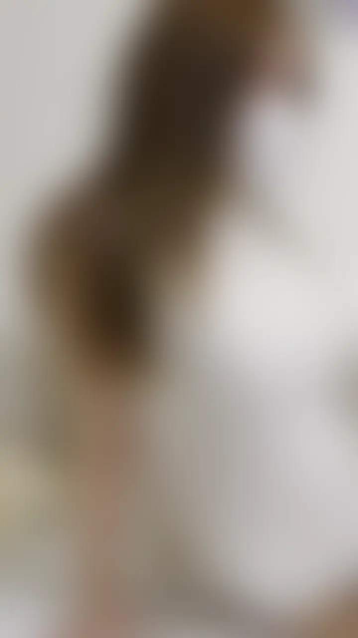 女子大生(22歳)正統派の美巨乳モデル。
大きさも◎
カタチも◎
乳首の色も◎
感度の良いパイパンまんこもエロい喘ぎ声も最高な自撮り全裸オナニー。 (2/2)