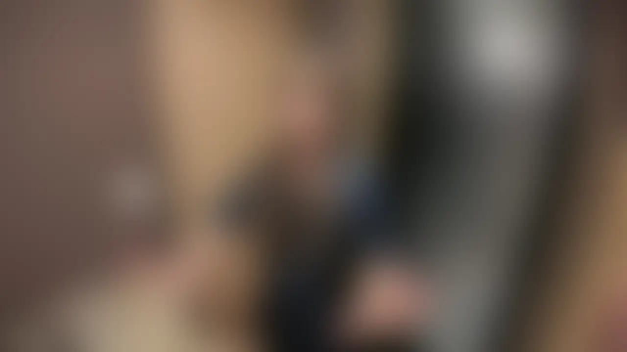【右上のいいねを押してから動画見てください😘】
制服のまま、鏡で自分のお〇んこにディルド入ってるとこ見ちゃったら、頭バグって止まらなくなった..🙄
=====================
セーラー服で待ってたのも、鏡の前で撮ったのも、ぜんぶ、あなたにだけ見せる"ほんとの梨華"だから、誰にも言っちゃダメだよ🙈
ブラ、今日は花柄にしてみたんだけどね…気づいたら自分でずらして、乳首だけ触ってるとこから止められなくなってた。
喋ってるだけなのに、もうそこ立っちゃってて、ほんと恥ずかしい😶
立ったまま、鏡に映った自分をちゃんと見ながらしたの、実は初めてで。
入ってるとこが自分でも見えちゃって、「わたし、こんな顔してるんだ」って、変なスイッチ入っちゃった…😳
途中で我慢しようとしたのに、「もうダメ」って言ったあとの梨華、腰が勝手に動いてて…鏡の中の自分から目が離せなくなって、何回もおかしくなっちゃったの。
ねぇ、見ながら数えてみてほしいんだ。
梨華が鏡から目を逸らせなくなって、「もう止まれない」ってなる瞬間、何回あるか。
自分で見返して、ちょっと引いた🙈
=====================
【プラン未加入の方へ】
単品販売は4980円だけど、ゴールドプランは月額で4本見れて4980だからゴールドプランがお得だよ☘
バンドルで年払いはもっとお得だけど、お財布と相談するんだぞ🤭
プレミアムプランは継続特典もあるから本当に梨華が大好きな人はプレミアムプランおすすめです~😚
【ゴールドプランのみんな】
この動画は来週の土曜日見れるようになります😘
先週の動画が今週見れるようになるから、タンク貯めておいてよ~~?😗
【プレミアムプランのみんな】
今日公開するよ~タンク貯めてた?♡
いっっっちばん応援してくれてるみんなに、早く見てもらいたいよう~🥺🥺
早くメッセージしようねっ😍 (2/2)