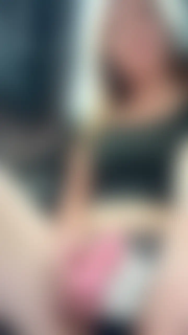 また潮吹いて⚪︎汚しちゃった///
吸引バイブの虜になっちゃって
早くしたいばっか考えちゃってる🥹🩷
やばいほんとになんでこんな気持ちいい
のもっと早く知らなかったの〜。
人生無駄にしてた気分🤣 (2/2)