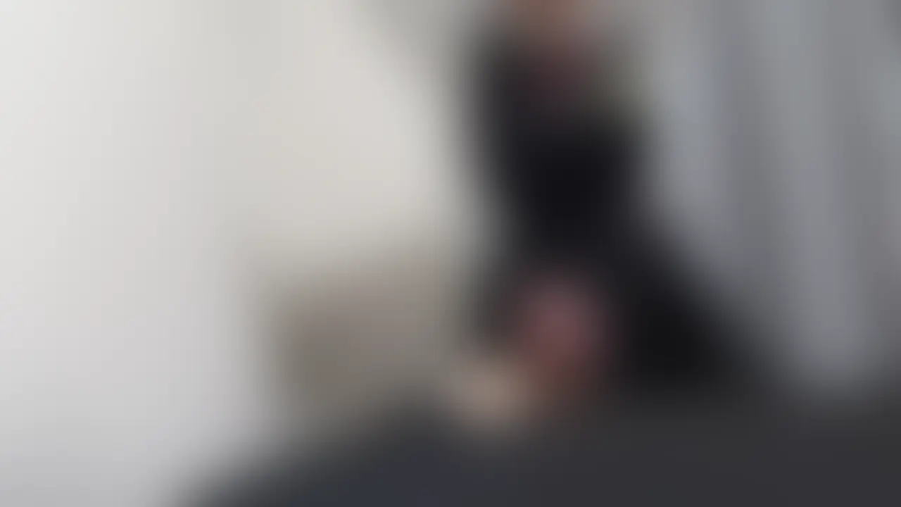 純真無垢な雰囲気漂う女学生コスプレのあさひが放課後の教室で大胆な一面を披露!
清楚な制服に身を包んだ彼女が、恥じらいながらも積極的にリード。
濃厚なフェラチオでじっくりと焦らし、火照った身体で騎乗位に挑戦!
あさひのギャップに心奪われる、ドキドキの禁断シチュエーションをお楽しみください。 (2/2)