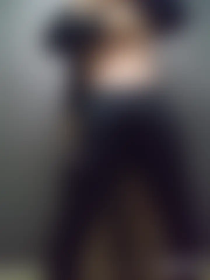 変態なおじさんに優しくソフトタッチ責めをしてもらい、終始ビクビクしてました。途中でおじさんも興奮して、最後はローシ... sample 1
