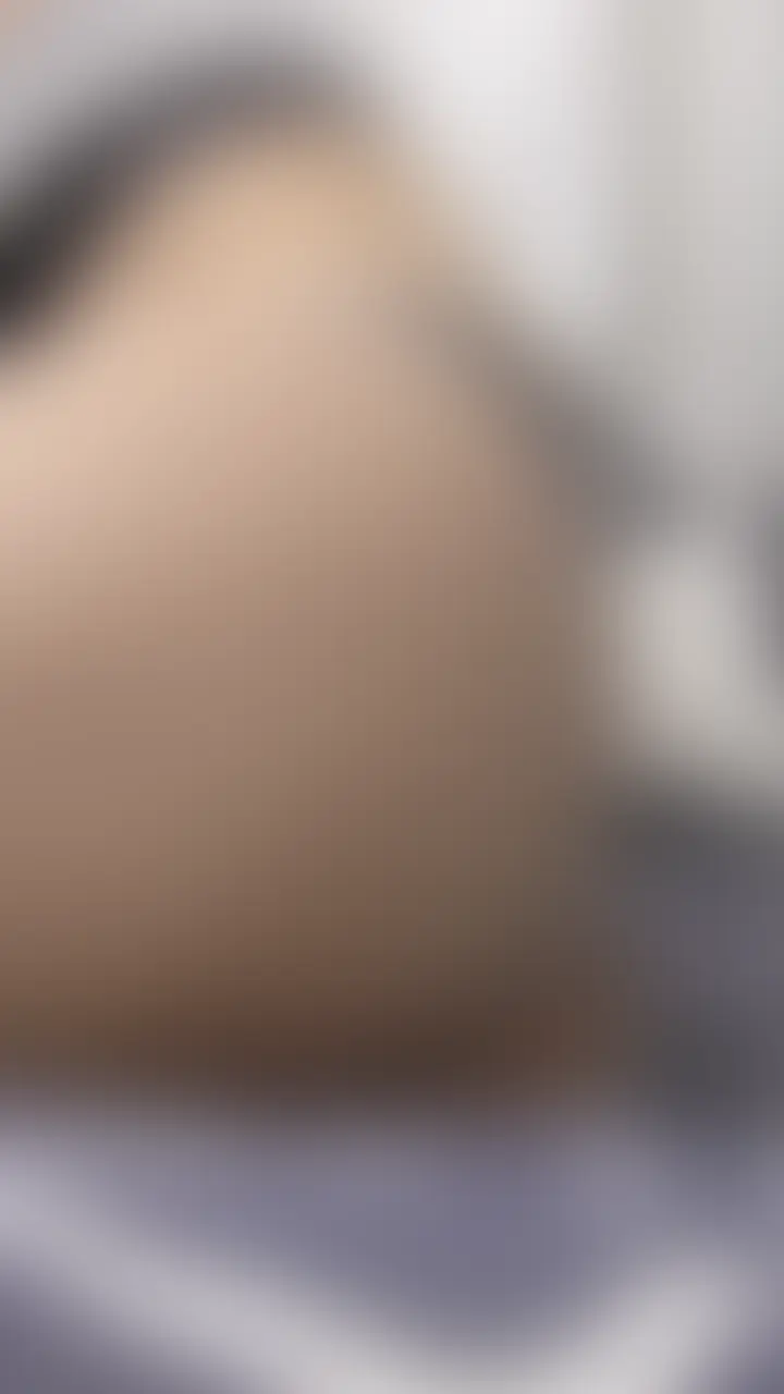 女子大生(22歳)どアップくぱぁ。
モデル顔負けのスタイル。
剛毛なおまんこ。
バイブを咥え込み感じる様子が◎
学費のために1回だけ撮影OK。
期間限定です。 (2/2)