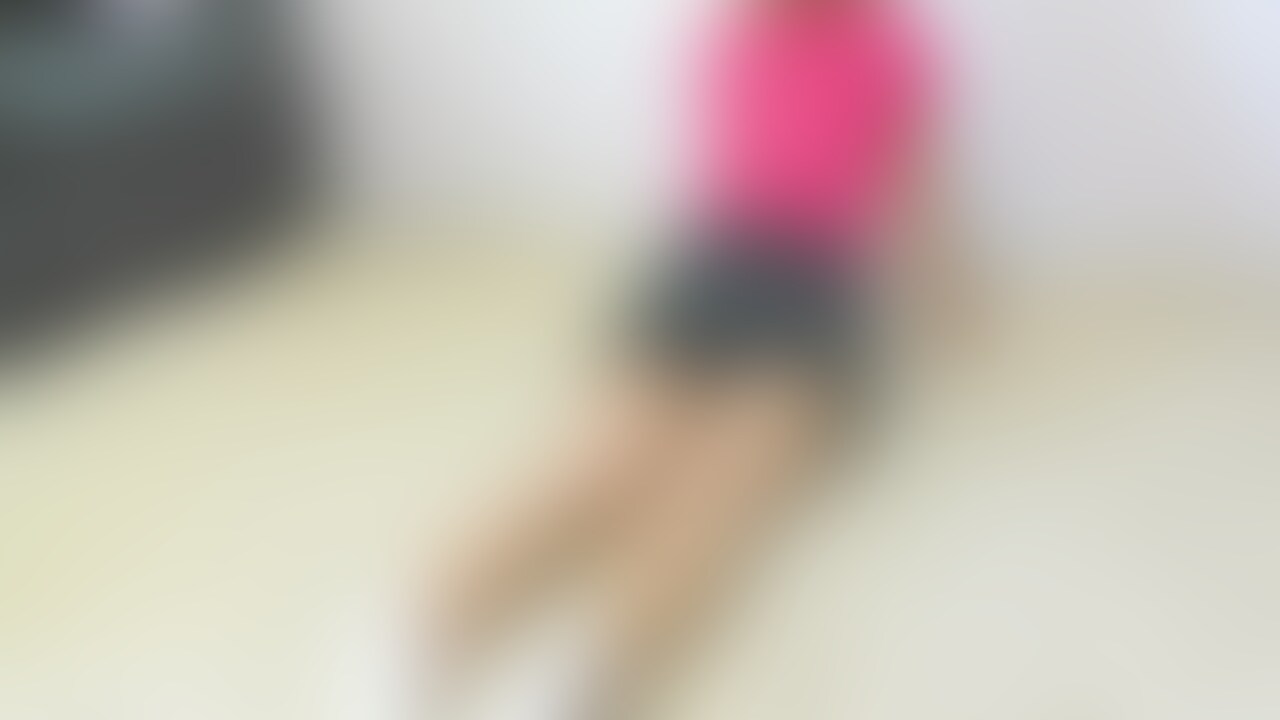 4K最高画質❣️１時間のフル動画❣️ヨネックス製テニスウェアでえちえちストレッチからの着用したまま濃厚エッチ💗

テニスウェア着たままのエッチってなかなかないでしょっ？💕
エムも興奮しちゃったよ💕盛りだくさんの内容になってるから皆んなも満足してくれるはずっ💗
 ヨネックスのスコートを着てずらしてのおちんちん挿入💕 このヨネックスのウェアが想像以上に薄くて肌触りが気持ち良くて最高です💕 
今回もナチュラルな着衣フェチそのままのスタイルにこだわりパンツを履いたまま横にずらしてエッチしたよ💕 パンツフェチも着衣フェチも気に入って下さると嬉しいです💕
私のこだわりのエッチな所をみんな見てねー💗
今回の内容は、
立ちバックでお尻擦り付け💕 ↓ 立ち素股 ↓ 立ち素股でクリトリスでイっちゃう💗 ↓ 背面たち太ももコキ ↓ 背面尻コキ ↓ 背面尻コキでクリいき💗 ↓ 前面素股コキ ↓ ウェアとパンツの上からティンティンをクリに押し当てられながらイカされ絶頂💗 ↓ お尻ドアップフェラ ↓ フェラしながらの電マでおもちゃクリいき💗 ↓ 正常位 ↓ 松葉崩し ↓ バックからのテニスウェアにぶっかけ💗
という盛り６０分の３GBの動画で内容盛り沢山抜きどころ盛り沢山です😍 ○○○にアップロードできる上限が３G Bになるので上限いっぱいに調整しました👌
エムのエッチな小さい体でいっぱい興奮して精子かけて欲しいな💕 (2/2)