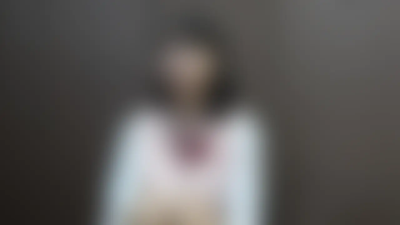この子は小顔で整った顔立ちがとてもかわいらしく、愛嬌も抜群で知的な印象も受ける女の子でした。
以前はコンビニでアルバイトをしていたみたいですが、話にも笑顔でしっかりと受け答えできるので接客業のほうが向いていると思います。
学校ではバトミントン部に所属しているようですが、「部活が終わった後ならバイト出れますw」という前向きなやる気も素晴らしいですね。
露出のあるコスプレには若干抵抗があるみたいでしたが、スタイル抜群の美ボディなので慣れてきたくらいにエッチな恰好もしてほしいものです。
マイクロビキニ姿になると真っ白に輝くキレイな肌に部活で鍛えられた引き締まった身体が際立ちます。
照れ笑いを浮かべながら恥ずかしそうに身体を隠そうとする姿も最高にかわいいです。
まずは柔らかそうな太ももに手を這わせながら採寸していきます。
スベスベの太ももを撫でまわされて何か言いたげな様子でしたがグッと我慢しておりました。
さらにクビレたウエストに手を回して採寸します。
強く抱きしめられて動揺しながらあたりをキョロキョロ見回しちゃう姿がかわいらしいです。
さらにお尻にも手を回してゆっくりと揉み込んでいきます。
身体を硬直させて、かわいいお顔を引きつらせながらひたすら耐えております。
その後は後ろに回ってバストを測ります。
水着の上からメジャーの場所を確かめるようにしながらかわいいおっぱいを撫でまわしながら、さりげなく水着の中に手を突っ込んで生乳もみもみ。
困惑しながらも下唇をかみしめて必死に我慢していてかわいいです。
股上を測りながら股間に手を押し当ててゆっくりと動かしてみると、泣きそうな表情をしながら身体をくねらせておりました。
彼女が抵抗できない系女子だということが判明したので、身体を撫でまわしながら水着をずらすと小粒でピンク色の乳首がぽろりと零れ落ちました。
「え?え…?」とただただ動揺している彼女のコリコリに乳首にむしゃぶりつくと切なげな声を出しながら感じてしまっているではありませんか!
キスをして舌をねじ込み、生乳を執拗に揉みしだきながら股間にも手を這わせていきます。
だんだんと喘ぎ声が激しくなり感じてきてしまっているみたいでしたので、下の水着もずらしてクリトリスにもむしゃぶりついちゃいます。
切なげな声で激しく喘ぎながら身体をビクビクさせて痙攣イキしてしまい泣きそうになっている姿が最高に愛おしいです。 (2/2)