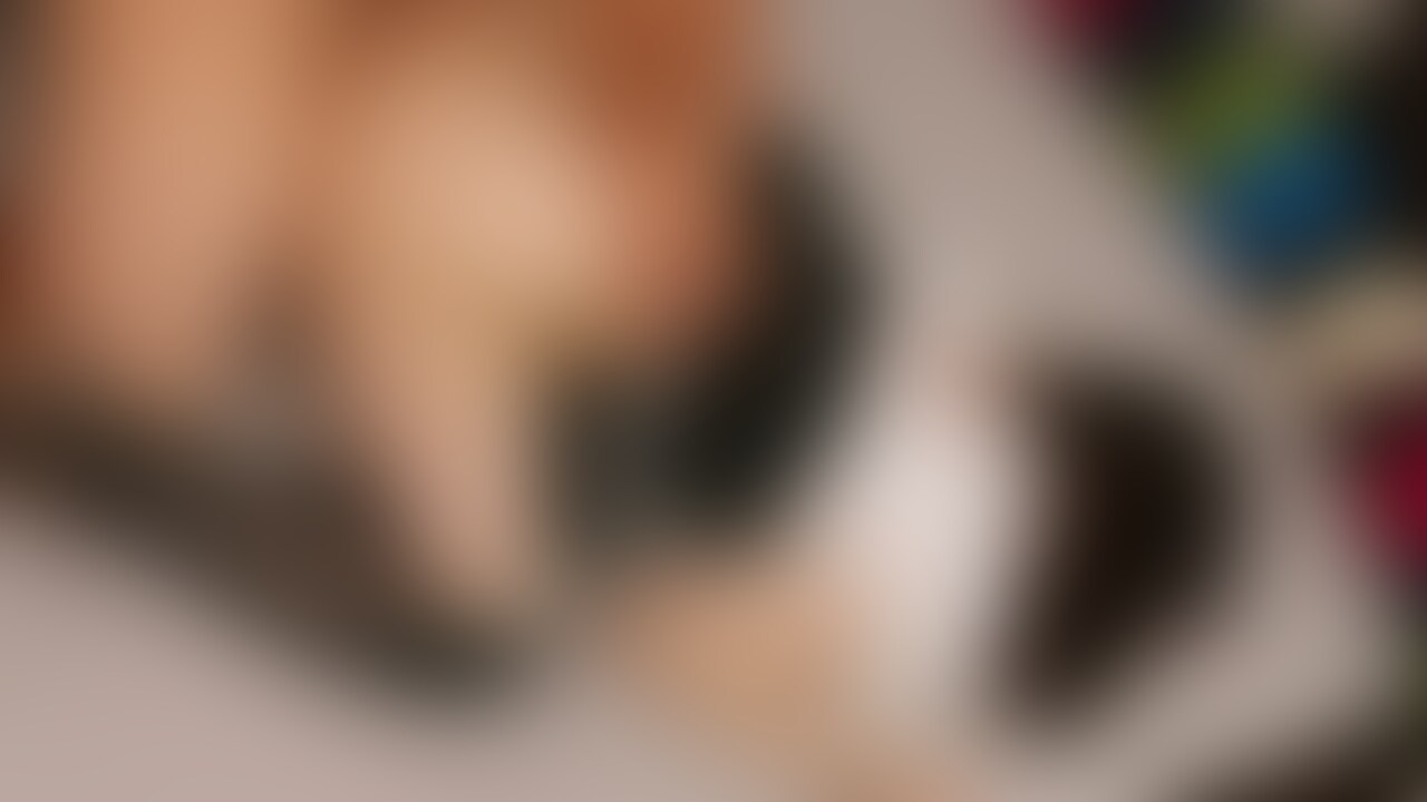 メイドさんでご奉仕ごっこ後半バック挿入で奥をガンガン突いてたらあーちゃん急に自分で腰を振り出してそのまま中で出しちゃいました;
前編動画はこちらです。
▶︎リンク準備中です。
※動画が長くなりましたので前編後編に分かれています。 (2/2)