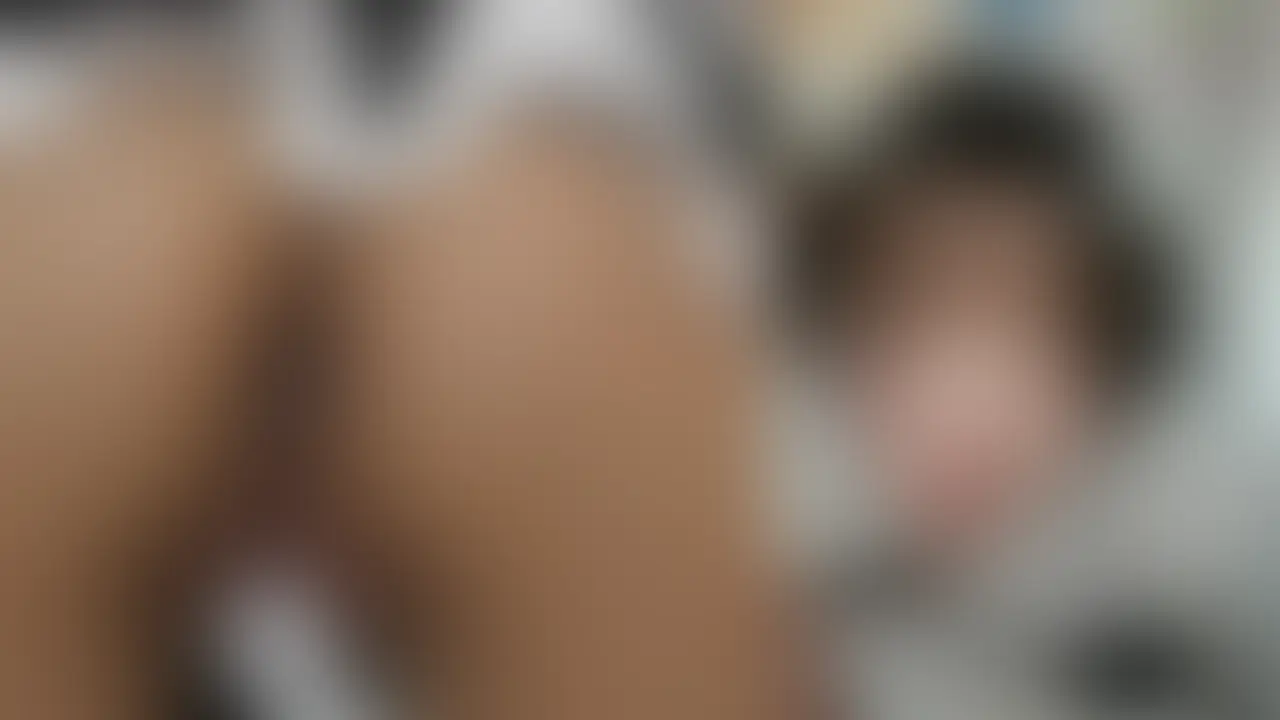 うちでの定番・おなら+オナニー!今回はりんちゃん編です。
大きな音があまり出ないりんちゃんですが、今回はイヤフォン必須の「超スカシ祭」。
中盤からプスプスと出まくります。そしてこれがまた激臭。本人も終わった後に「ここ今すっごい臭いです笑」と言ってたほど…。
オナニーもマジイキ(アナル収縮が起こる)でやってくれていますのでオナニー好きさんにも是非! (2/2)
