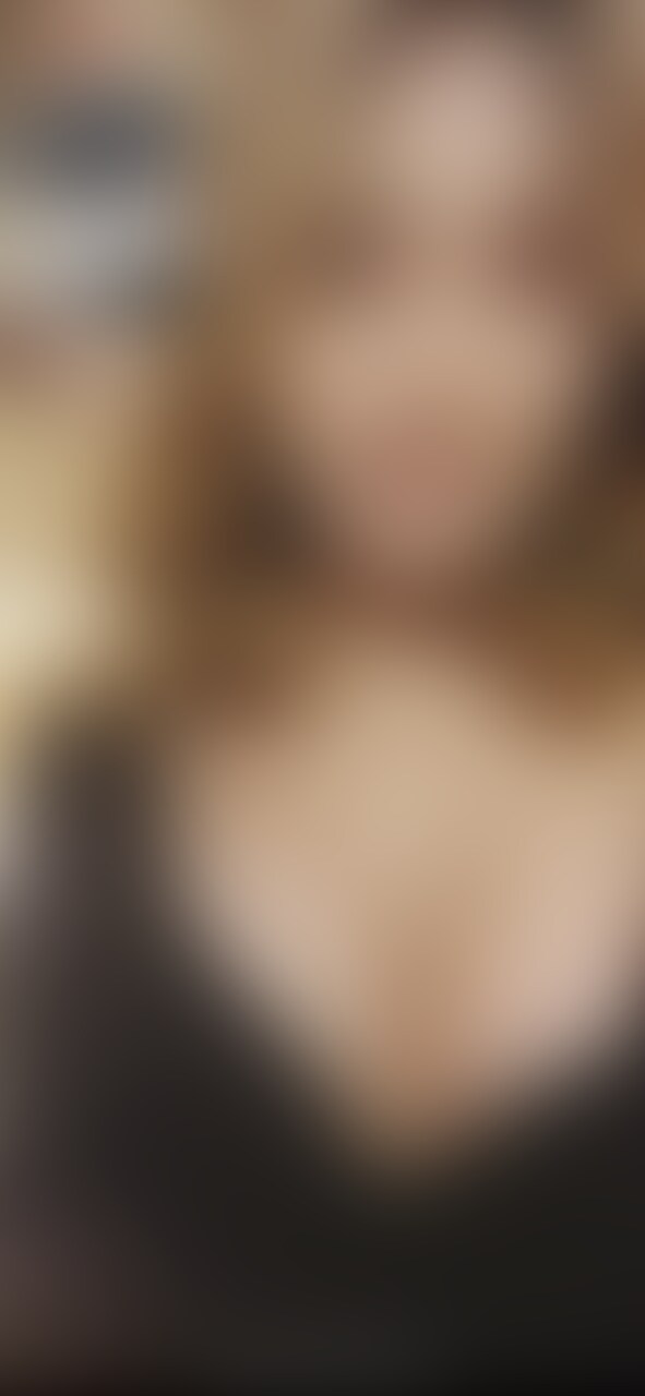 前回のガチ可愛い外人との完全版
出会いからSEXまで収録!
知り合い、連絡先を交換する→ビデオ通話でおっぱいとオマンコを見せてきて誘惑してくる→欲望のまま会いに行く→SEXする。
けつの弾力。肌のムチムチ感。おっぱいのハリ感。 日本人にはないエロい身体つきは本気で興奮したの覚えてる。 玄関あけてすぐキスしてきて誘惑してきて、すぐベットに押し倒してむしゃぼりついた。フェラも上手いし見つめながら最高に興奮して逝きそうになった。
けつもむしゃぶりつきたくなるし、69は映像くらいけど欲望を実現できた。正常位もすぐいきそうなったけどずっと我慢した。
これ見るたびに勃ってくるし、マジでまたやりたい。 早く日本にこないかな。。。 (2/2)