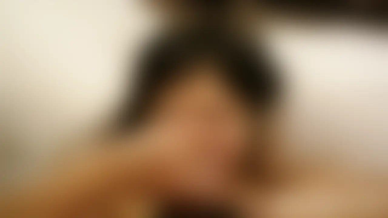 [part2]感じやすい素人*、初めての顔射(バイブでのヨガリあり、バック、騎乗位、フェラあり)

シリーズでおなじみ、感じやすい素人*ちゃんが今回は『初めての顔射』をしちゃいます！
顔射以外に、バイブ攻めでイっちゃうシーン、立ちバック、バック、騎乗位、そしてフェラありです！

顔射は顔、髪にかかってます！　
脱衣、乳首責めフェラ、バイブいじりシーンあり！！！ (2/2)