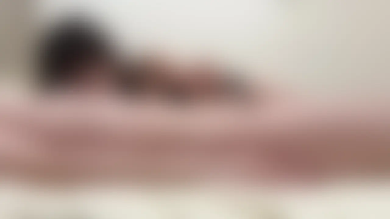 [前編]いろんな手コキ詰め合わせ
乳首舐めして顔が蕩けて抵抗できなくしてから脇嗅がせ手コキ♡
唇も鼻も乳首もちんぽも全部れみに支配されようね♡
先っぽも忘れずにごしごししてもらえてよかったね🥰 (2/2)