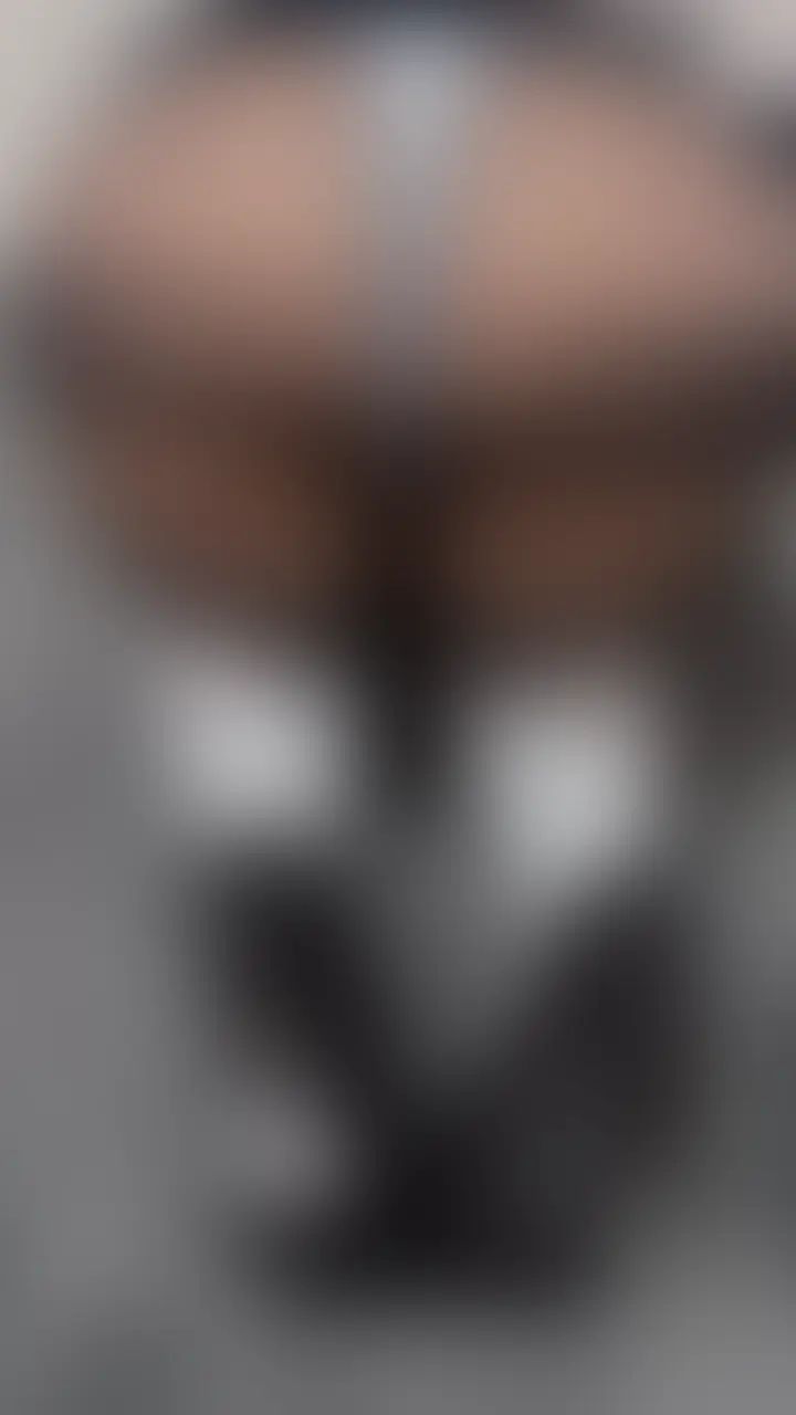 ハイヒール脱いで蒸れ蒸れ白ソックスで足コキ👠💦
暖かい季節になって前よりも蒸れ蒸れになっちゃった👣💕 (2/2)