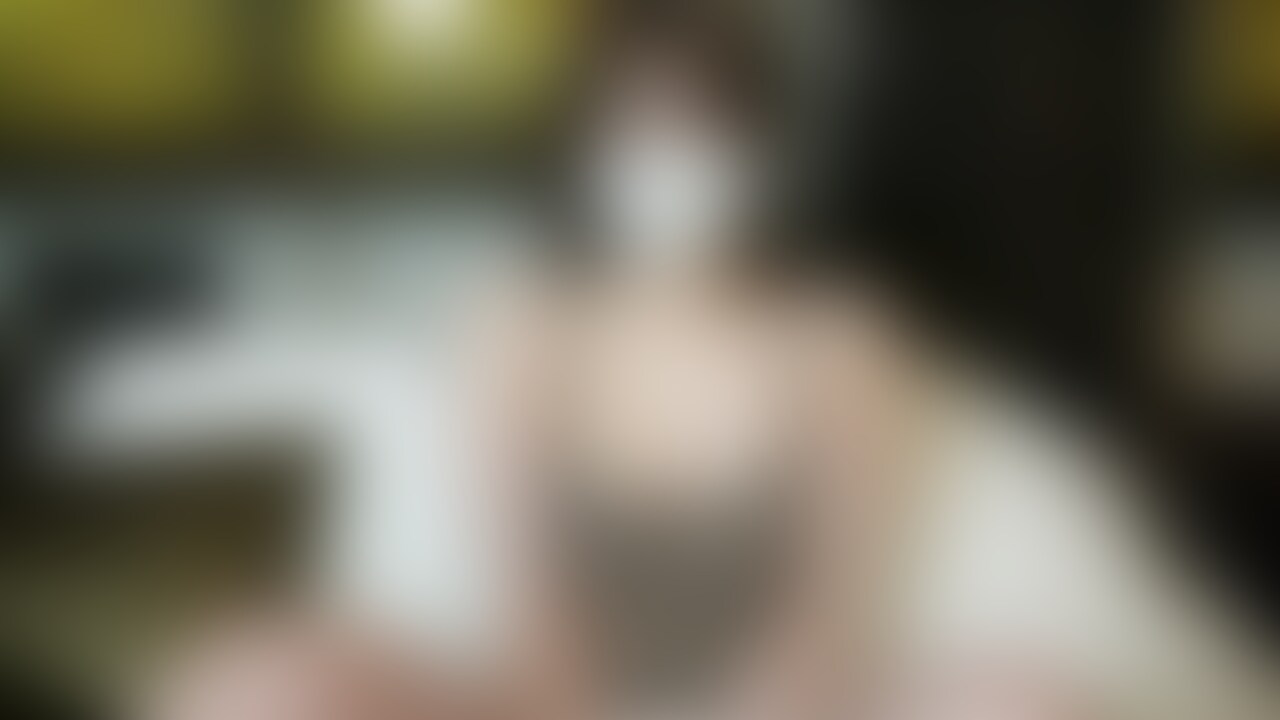 今回も1番の性感帯であるクリを電マでしこたま責めてみました…
クリってなんでこんなに気持ちいいんだろう…
おっぱい触りながら電マをあそこに当ててみると…
触らなくても中がじんわりしてるのが分かる💘
もう当ててると興奮して乳首もビンビンに😂
最後は意識朦朧としながらフィニッシュ💘
とんでもなく気持ち良かった🤤
みんなもゆずでたくさん出てね💘 (2/2)