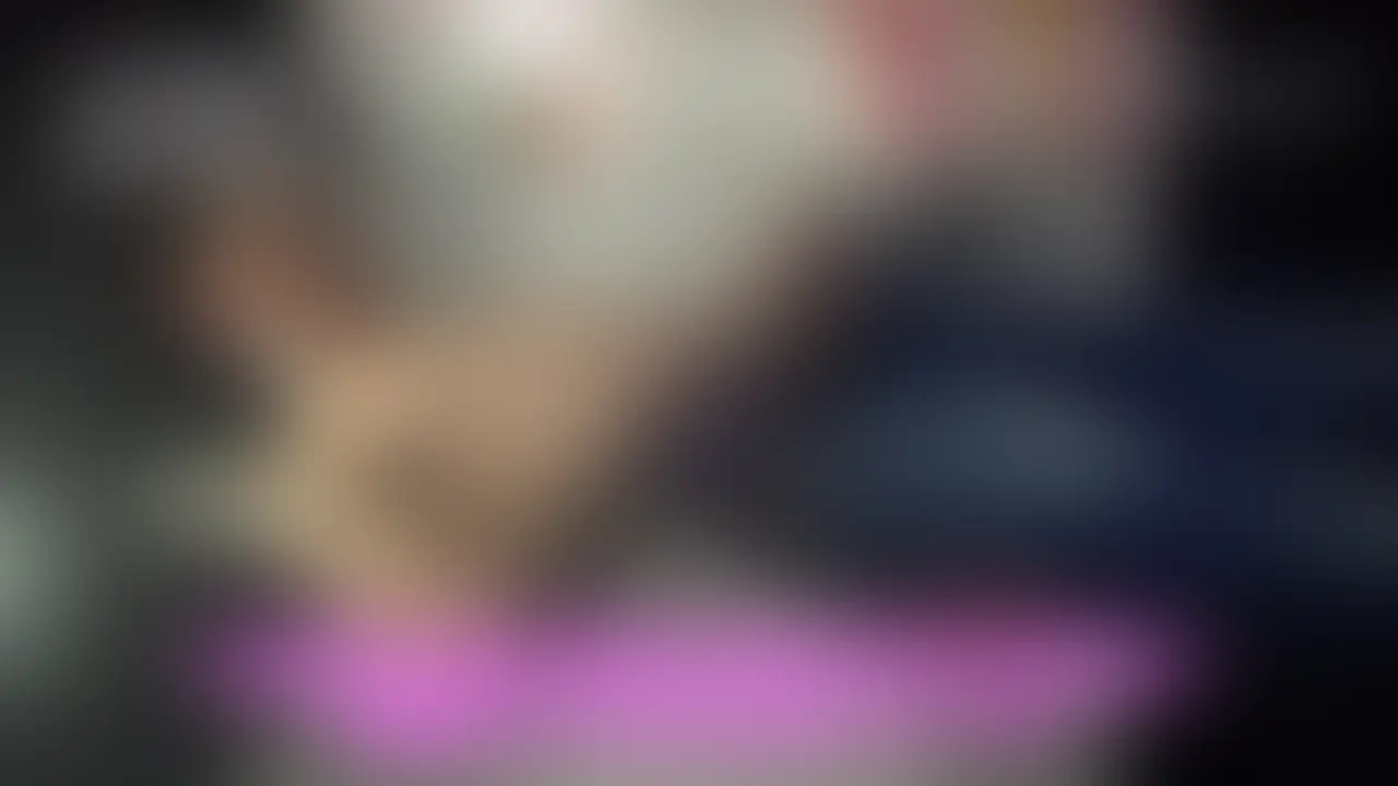【初撮り】19歳現役陸上部！陸部ユニでエロオナニー！ sample 1